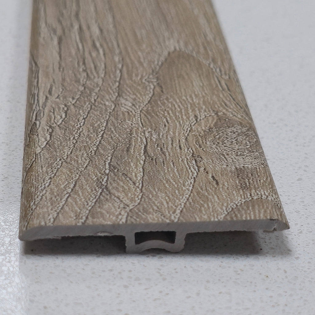 Cubrejunta T SPC SPCM-01 2.4m x 4.5cm x 0.7cm – Acabado Premium