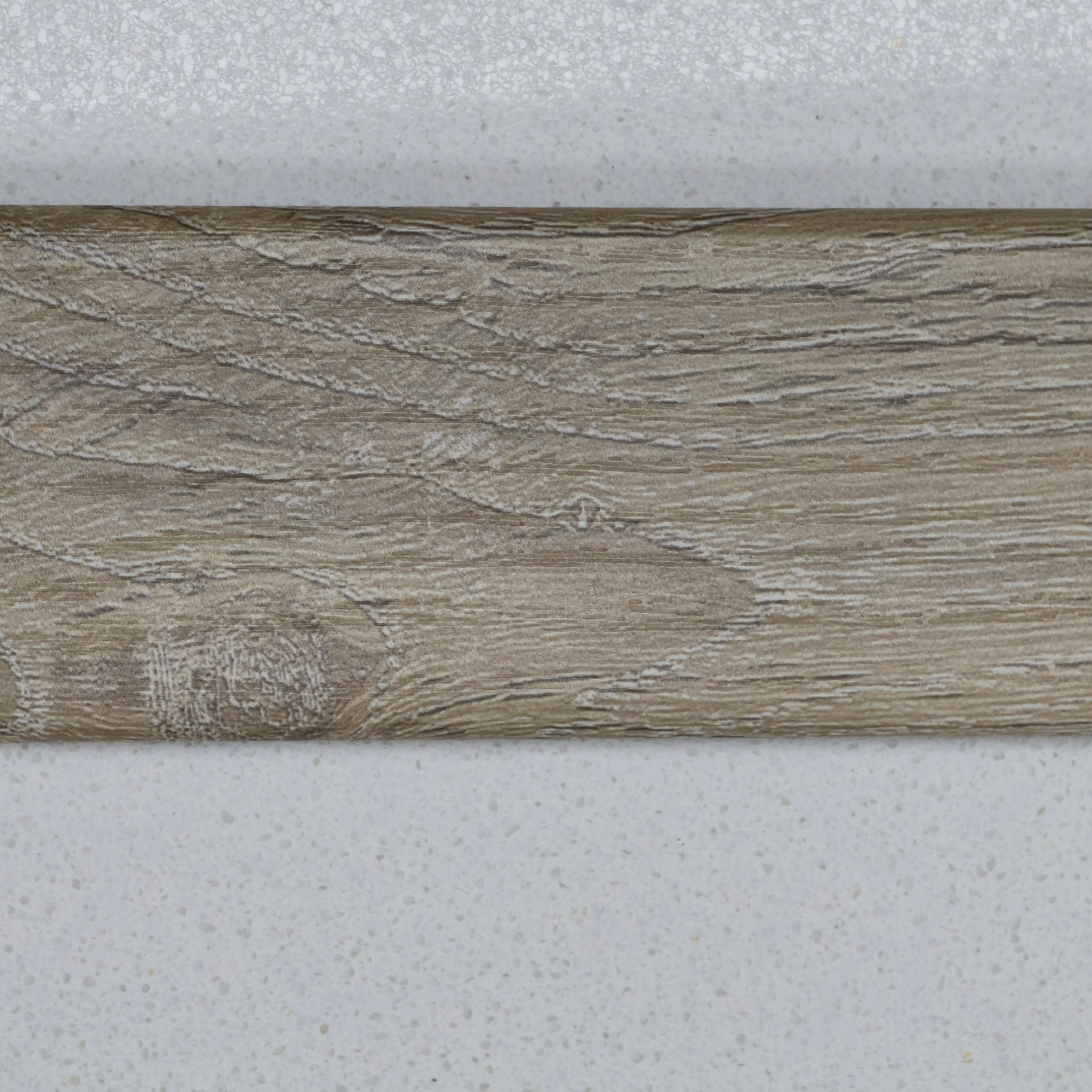 Cubrejunta T SPC SPCM-01 2.4m x 4.5cm x 0.7cm – Acabado Premium