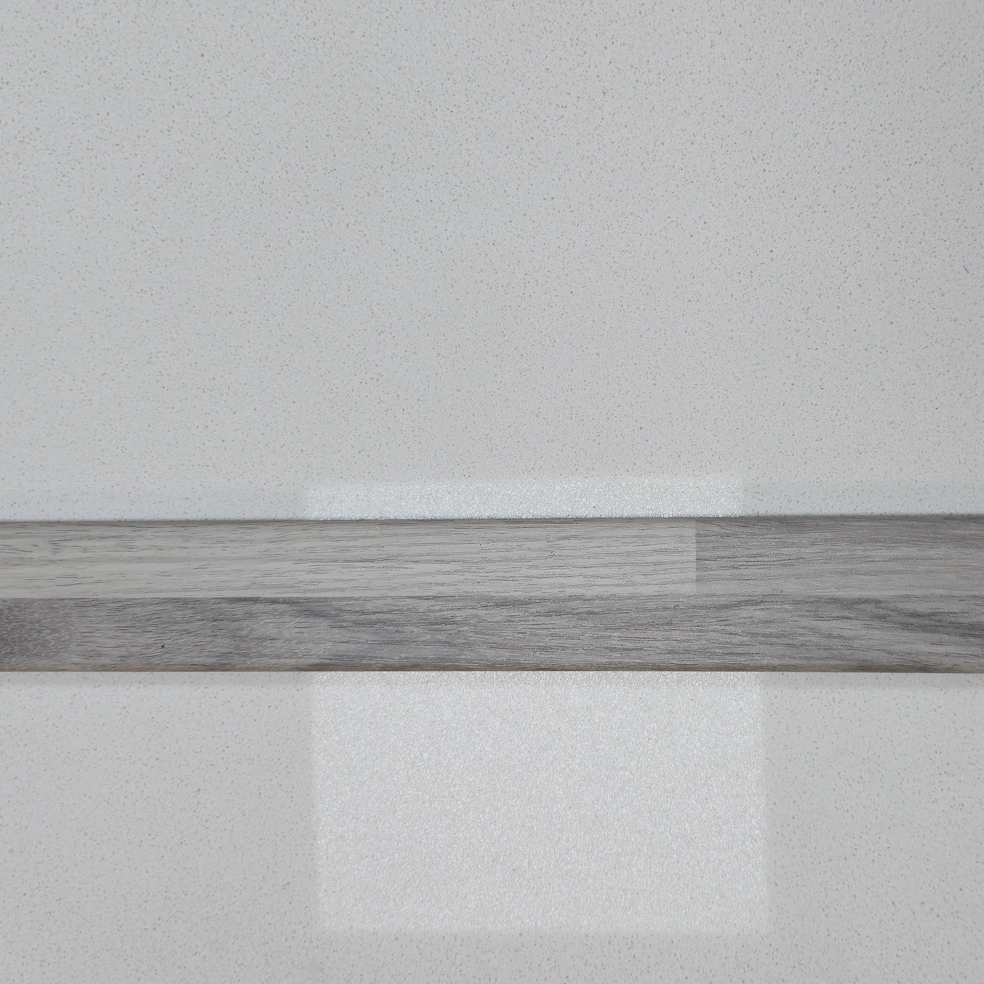 Cubrejunta T SPC SPCB-01 2.4m x 4.5cm x 0.7cm – Acabado Premium