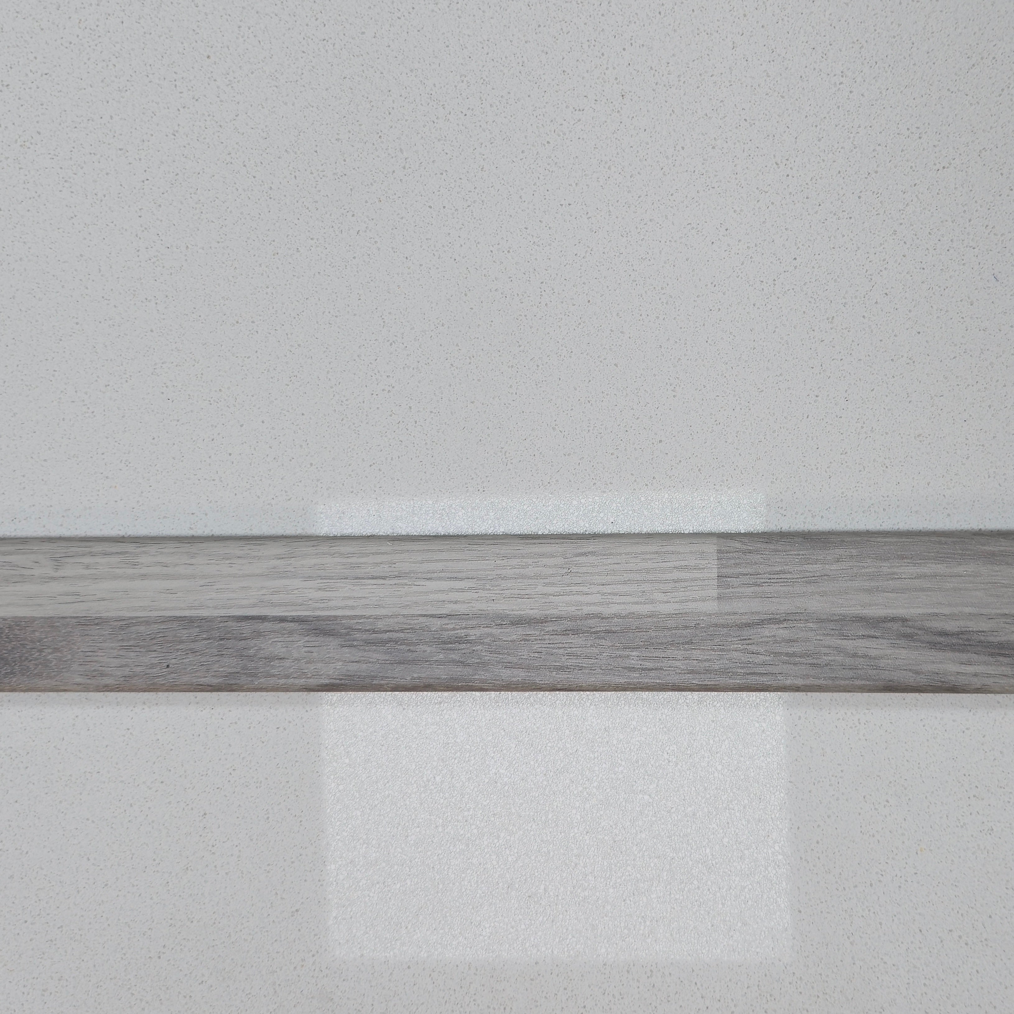 Cubrejunta T SPC SPCB-01 2.4m x 4.5cm x 0.7cm – Acabado Premium