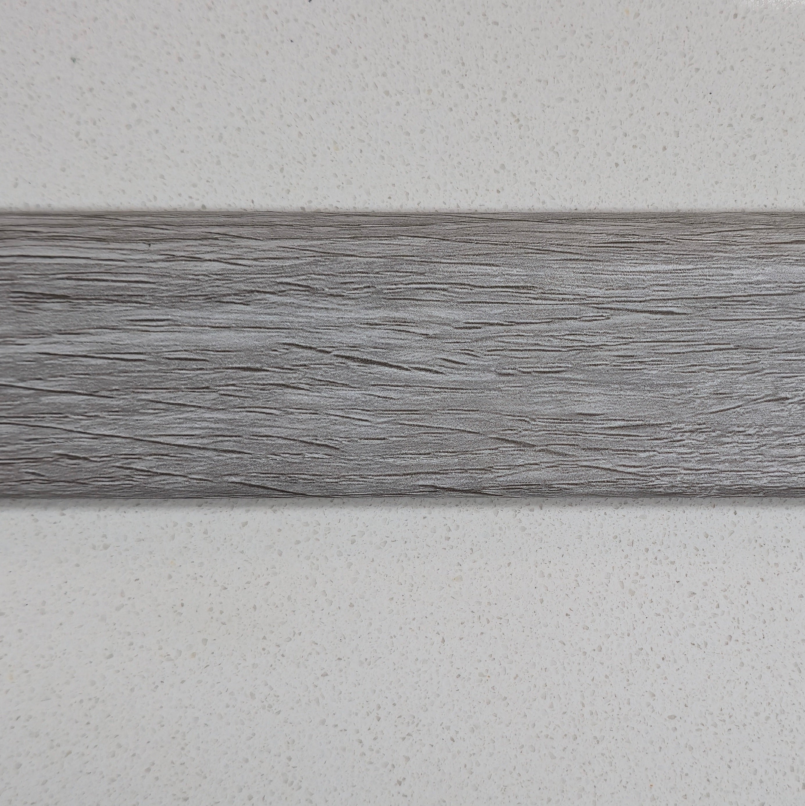 Cubrejunta desnivel R SPC SPCM-11 2.4m x 4.5cm x 0.9cm – Acabado Premium para pisos