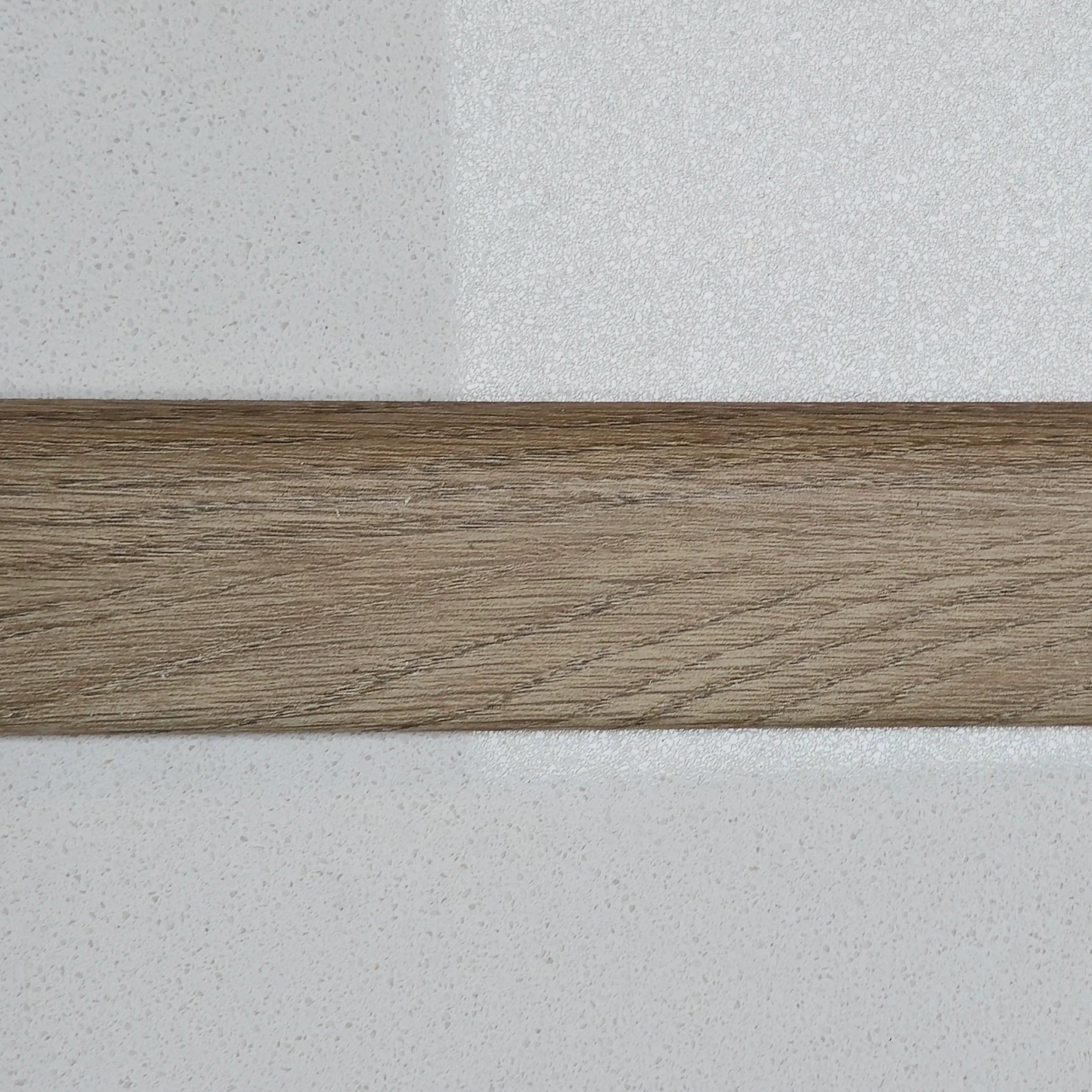 Cubrejunta desnivel R SPC 6191-11 2.4m x 4.5cm x 0.9cm – Acabado Premium para pisos