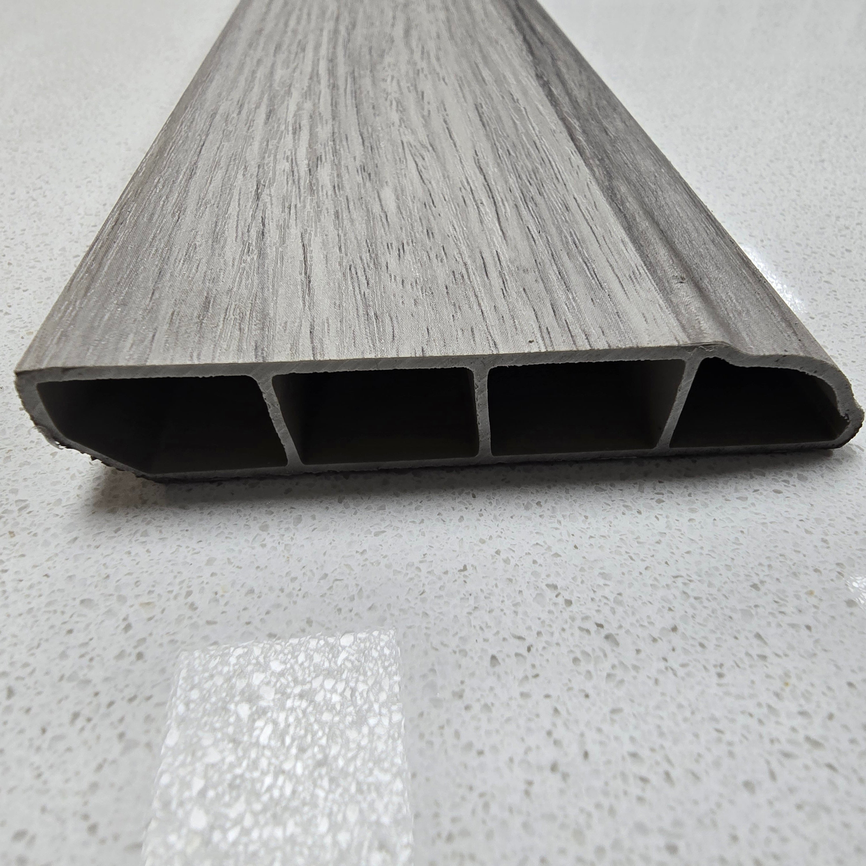 Guardapolvo SPC SPCB-01 2.4m x 8cm x 1.5cm