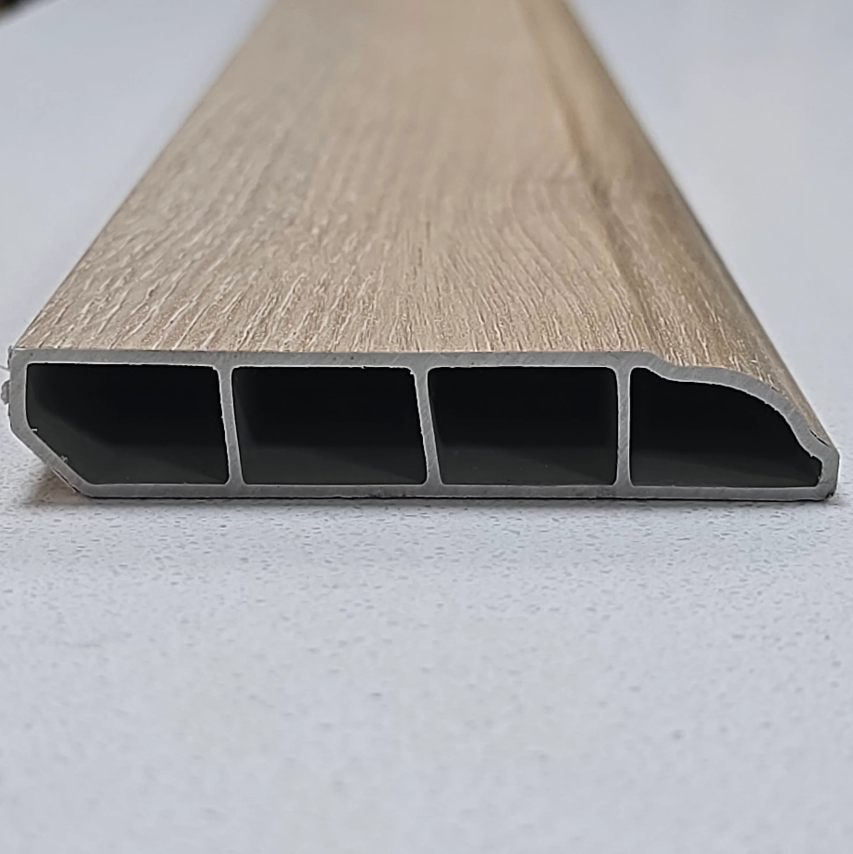 Guardapolvo SPC 6191-11 2.4m x 8cm x 1.5cm