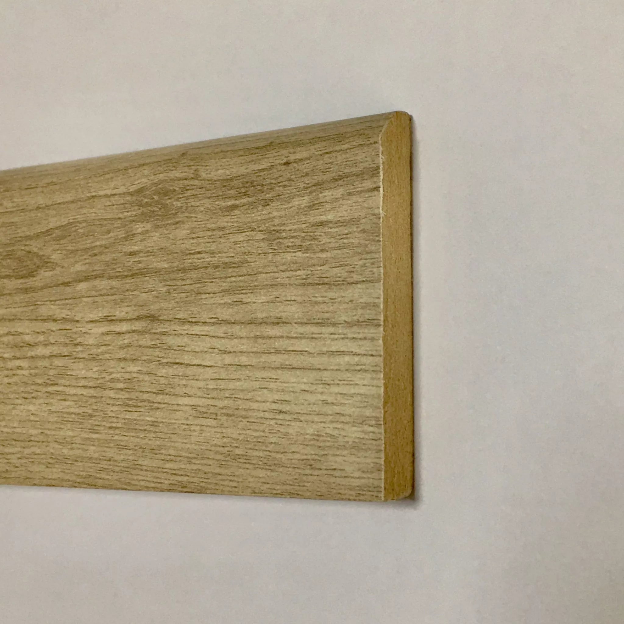 Guardapolvos Laminado veta madera, Tiras: