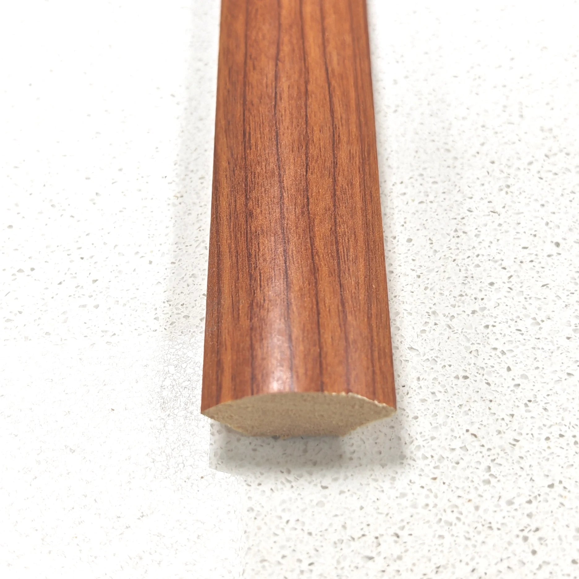 Junquillo MDF Laminado Veta Madera Cerezo 20mm x 20mm x 2.4m
