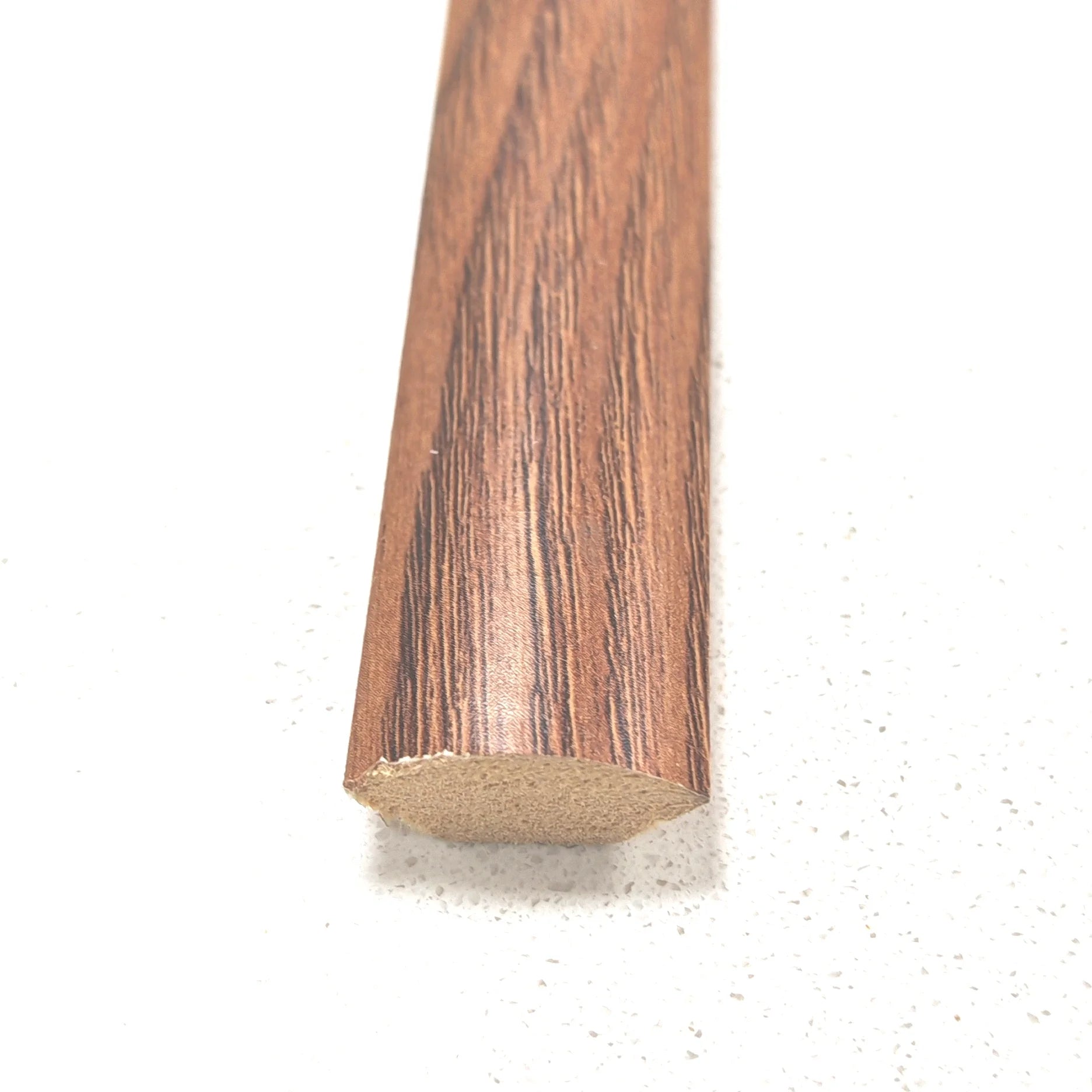 Junquillo MDF Laminado Veta Madera Roble Rustíco 20mm x 20mm x 2.4m