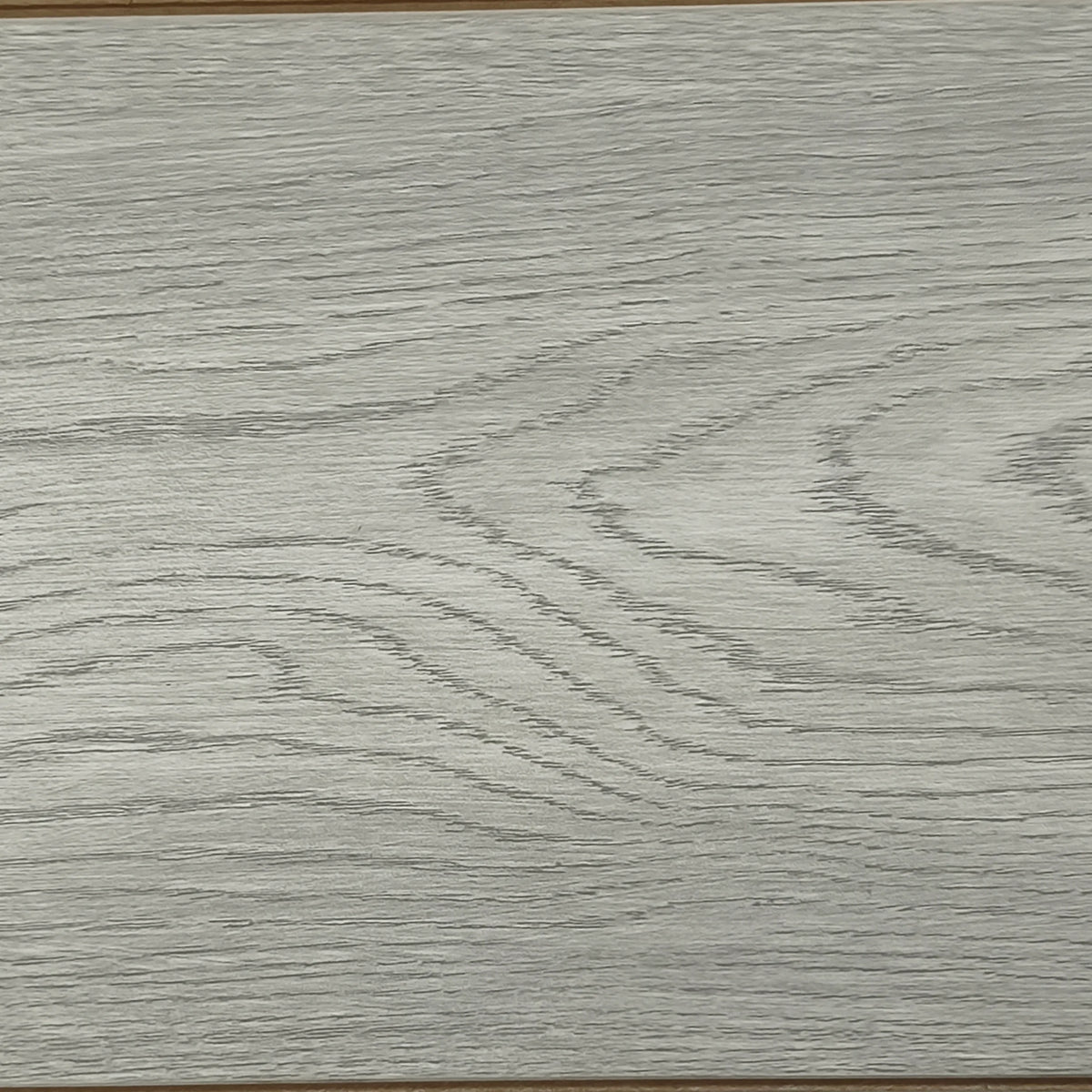 Piso Flotante 8mm Grey Claro - Línea Spirit - Rinde 2.41m2