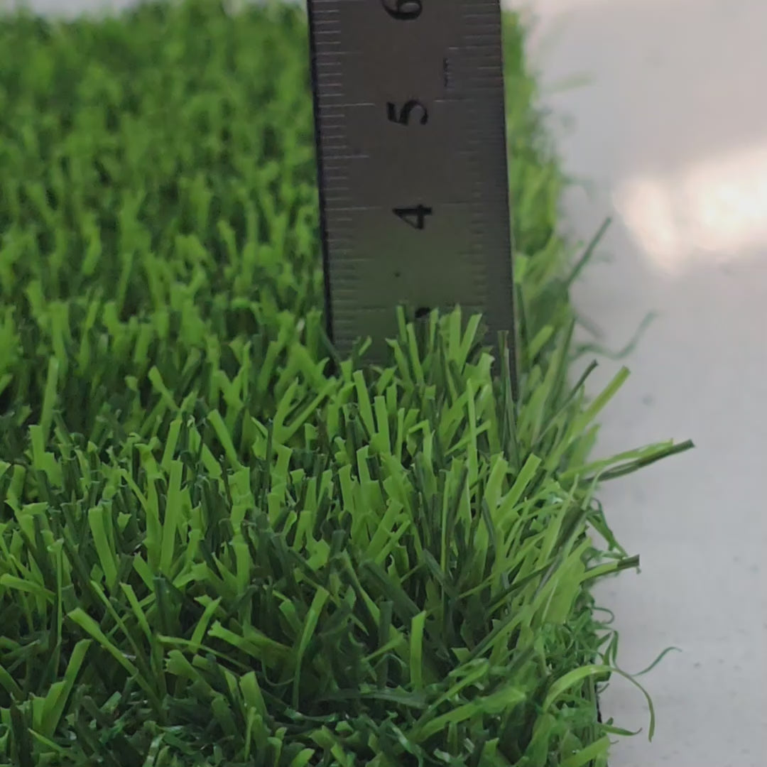 Pasto Sintético 30mm - Línea Royal Prime - PS3003LP